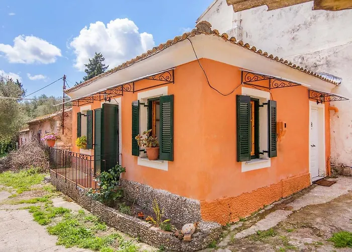 Old Barber Shop By Konnect, 1,2Km From Dassia Beach (Adults Only)